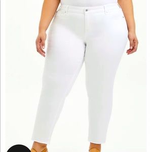 Torrid White Boyfriend Straight Jean